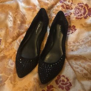 Really cute started BCBG generation flats